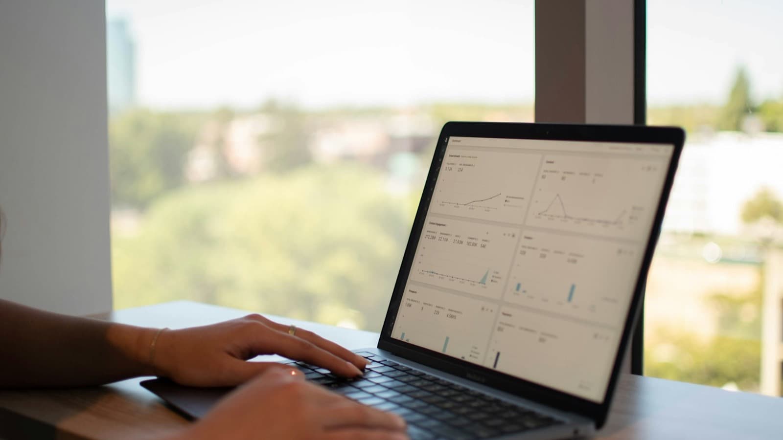 TikTok Shop 达人带货违规怎么排查？虚假宣传、禁售品和佣金冻结风险